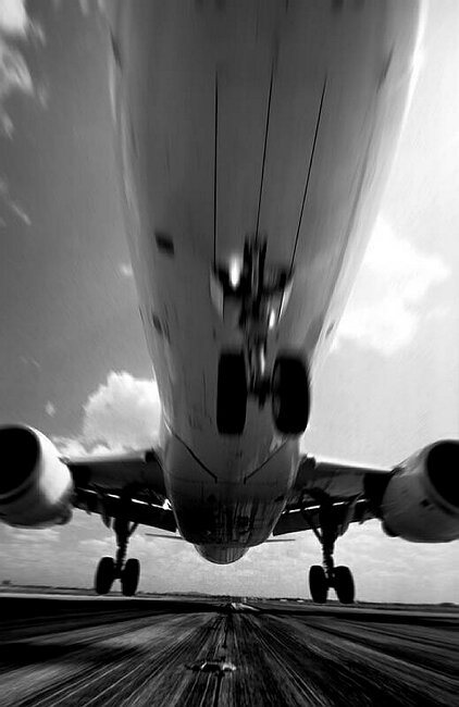 Airbus A320 landing in Toulouse.