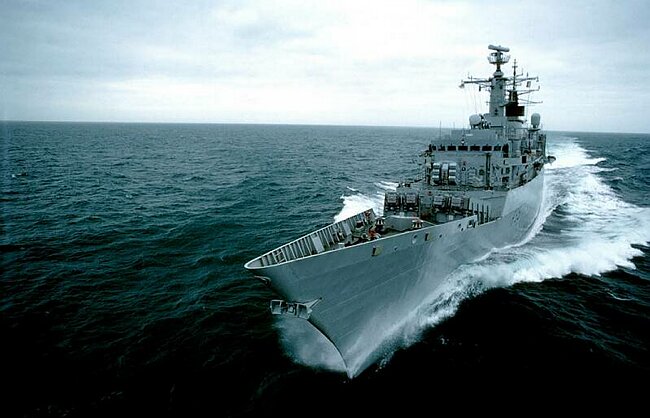 Guided missile destroyer HMS Broadsword.