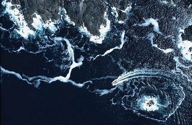 Motor boat in the Outer Hebrides.jpg